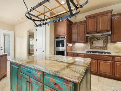 2427 Dunmore Hill San Antonio TX 78230