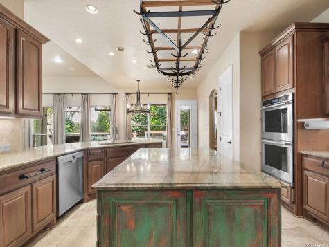 2427 Dunmore Hill San Antonio TX 78230