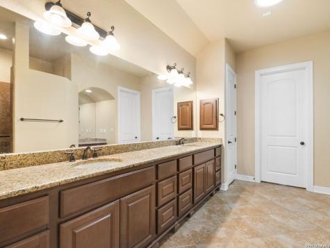 2427 Dunmore Hill San Antonio TX 78230