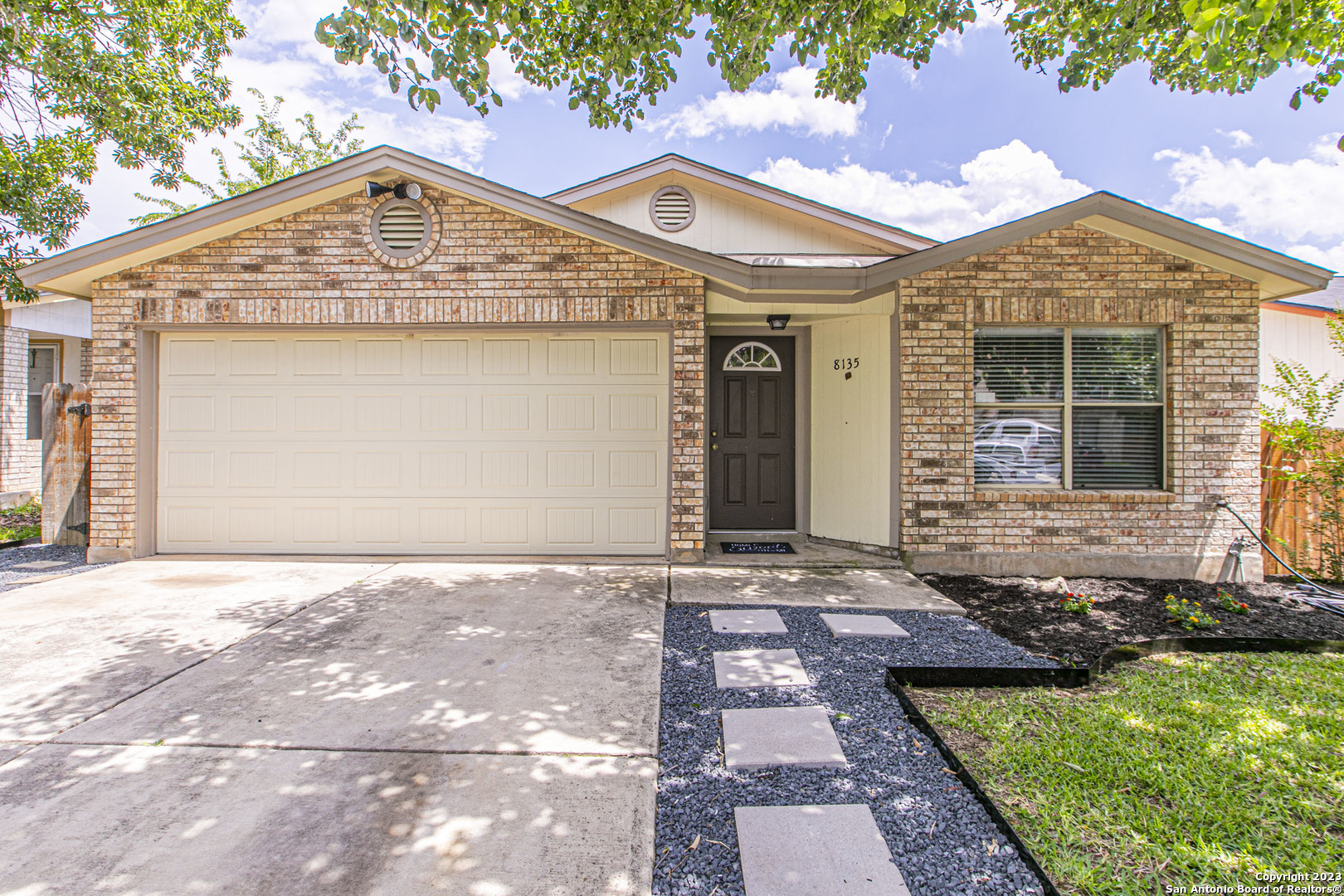 8135 Bent Meadow Drive Converse TX 78109