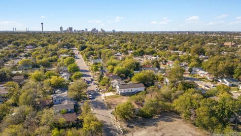 1827 Center Street San Antonio TX 78202