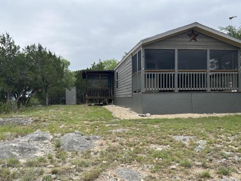 333 Spanish Oak Bandera TX 78003