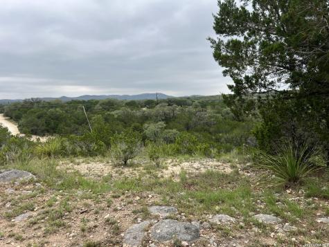333 Spanish Oak Bandera TX 78003