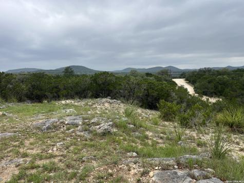 333 Spanish Oak Bandera TX 78003
