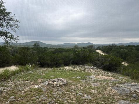 333 Spanish Oak Bandera TX 78003