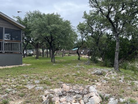333 Spanish Oak Bandera TX 78003
