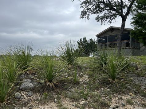 333 Spanish Oak Bandera TX 78003