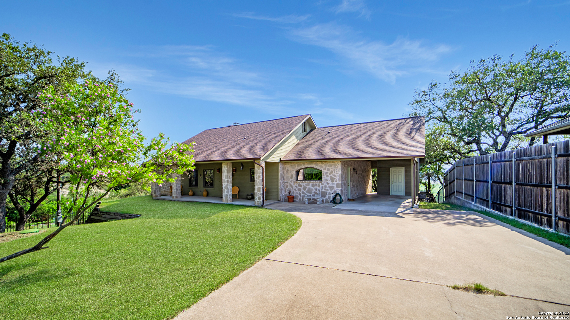 1183 Summit Road Lakehills TX 78063