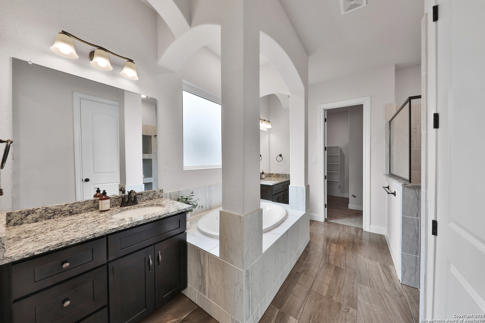 6514 Comanche Post San Antonio TX 78233