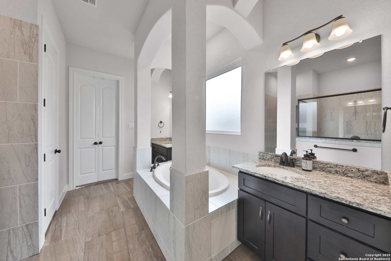 6514 Comanche Post San Antonio TX 78233