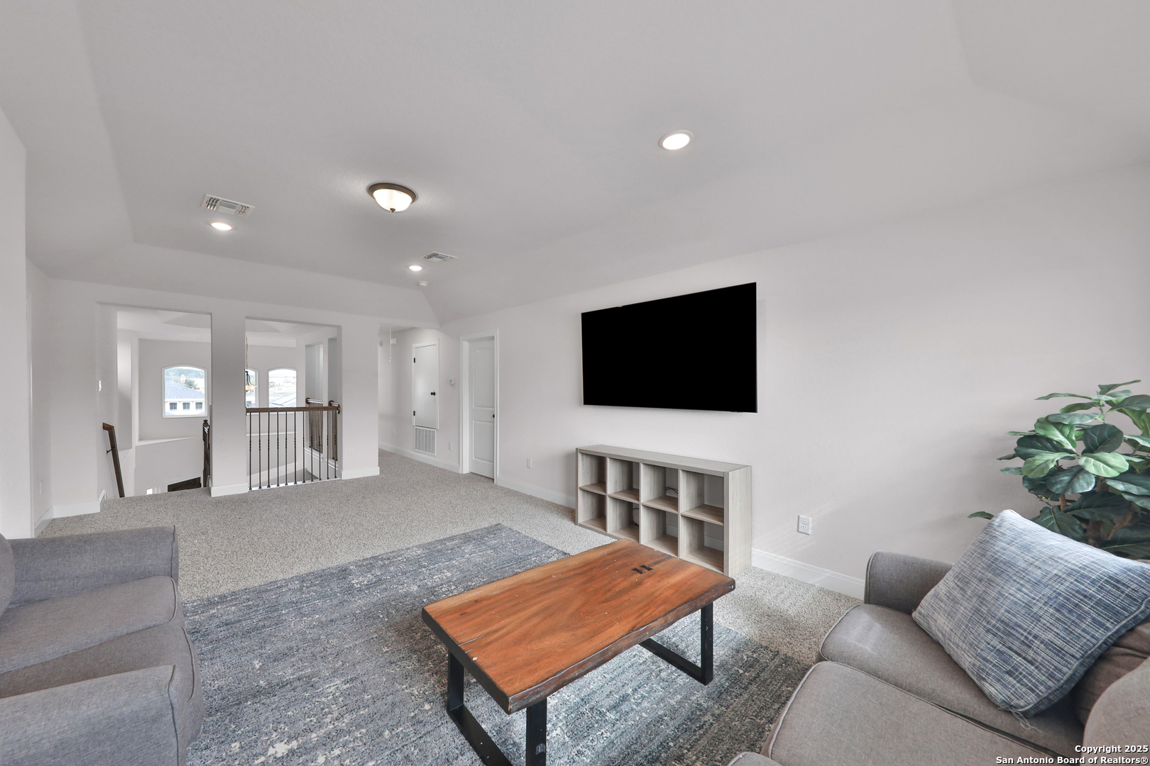 6514 Comanche Post San Antonio TX 78233