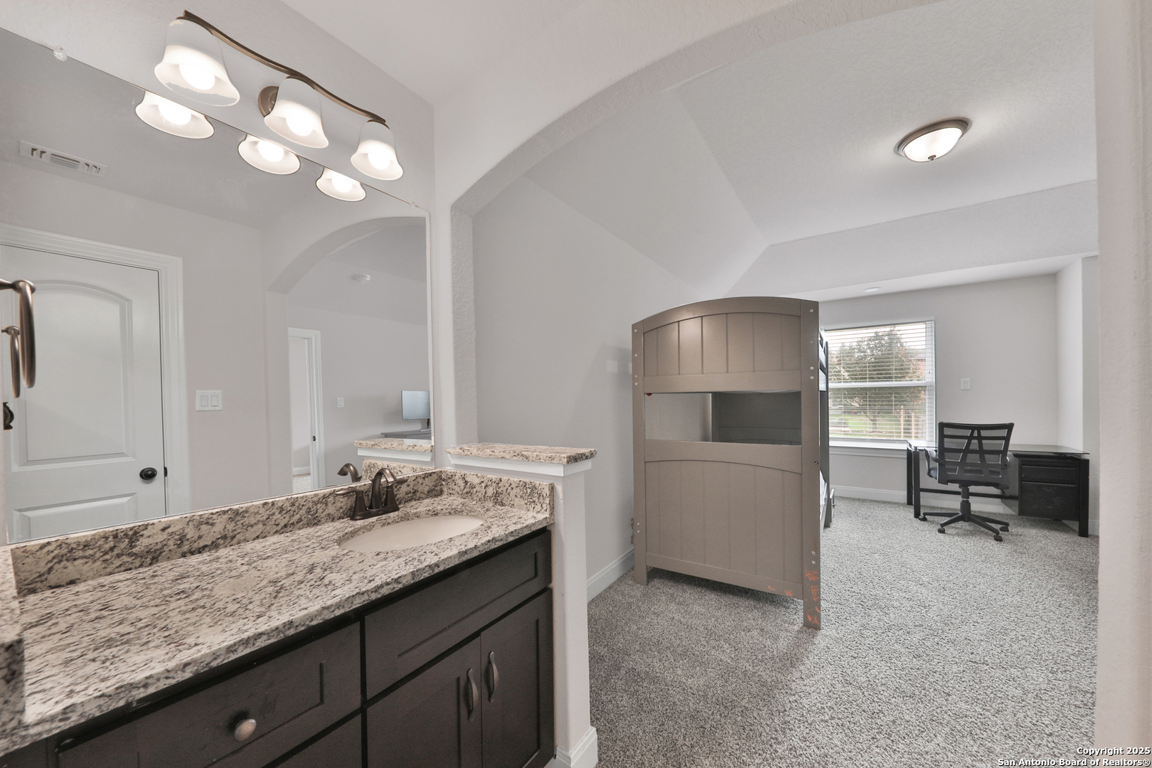 6514 Comanche Post San Antonio TX 78233