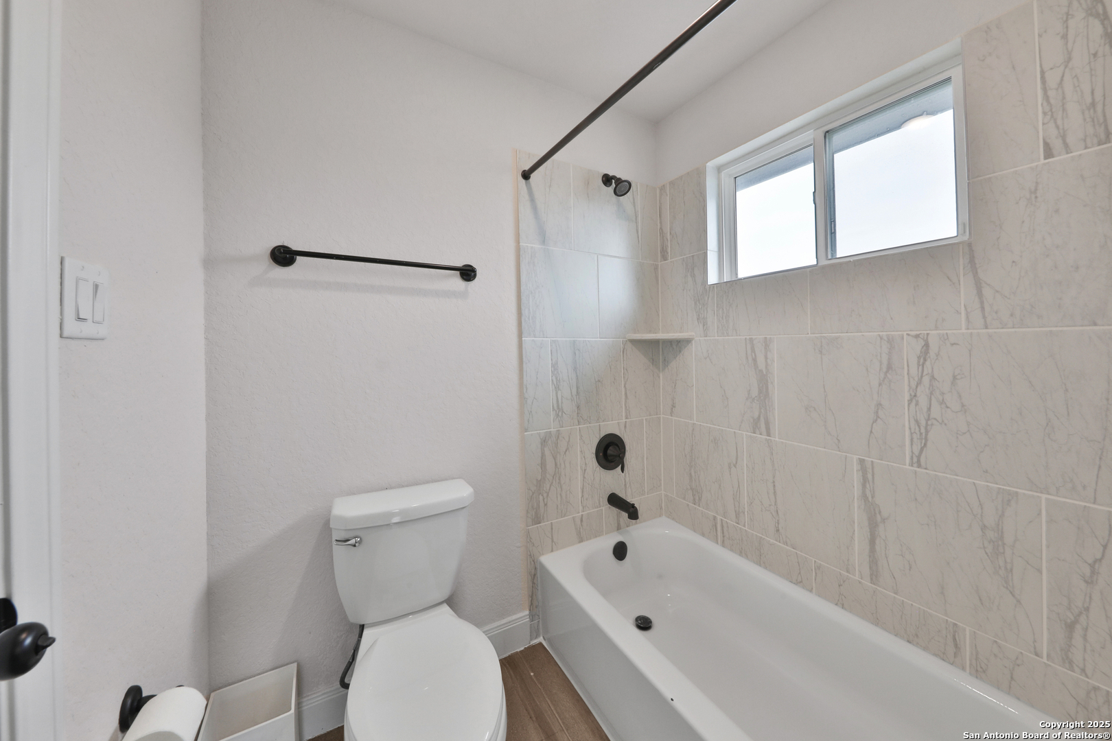6514 Comanche Post San Antonio TX 78233