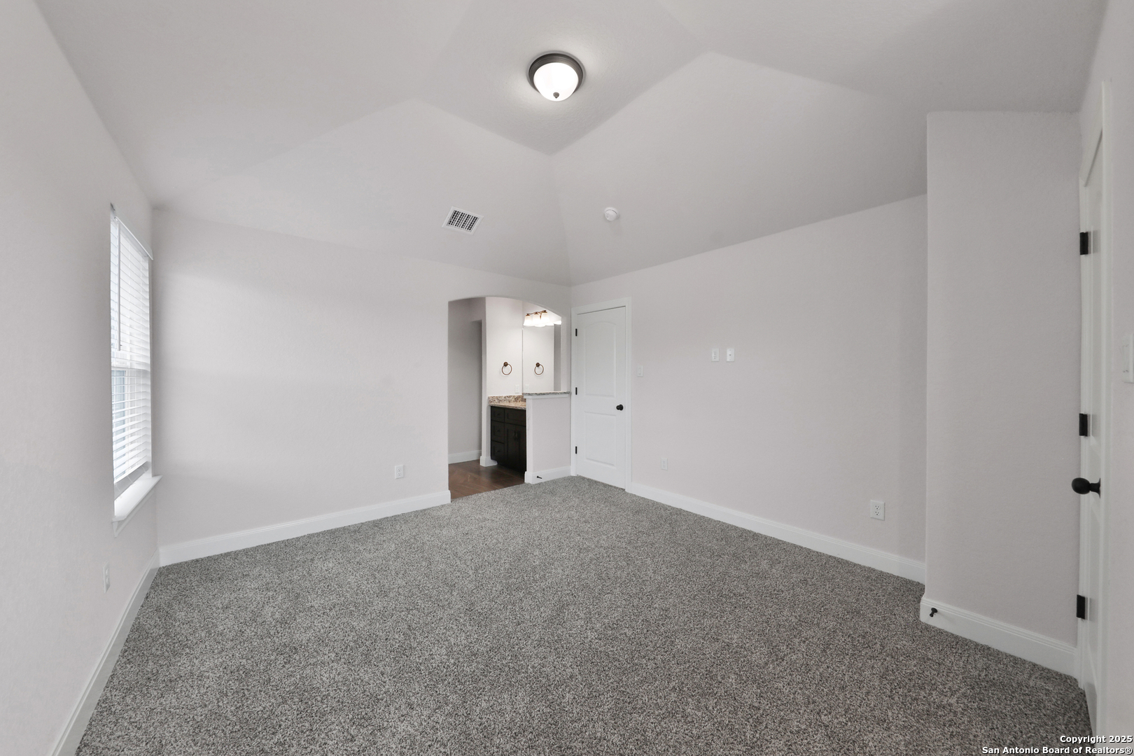 6514 Comanche Post San Antonio TX 78233