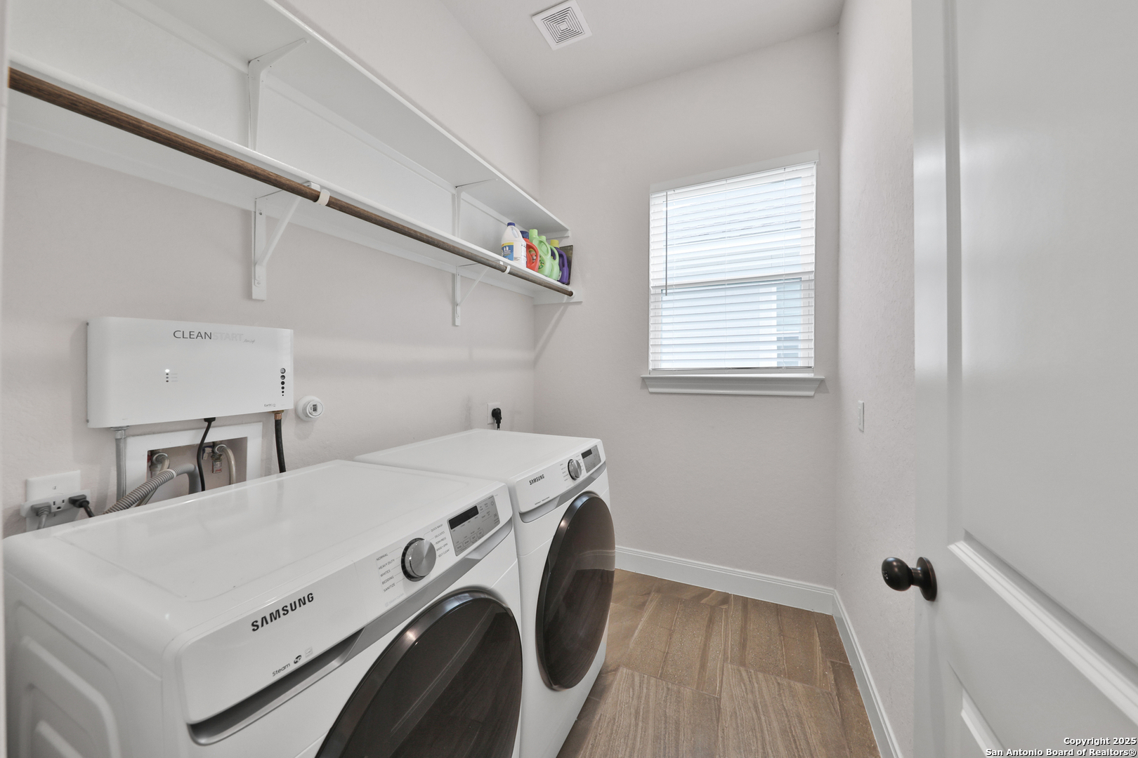 6514 Comanche Post San Antonio TX 78233
