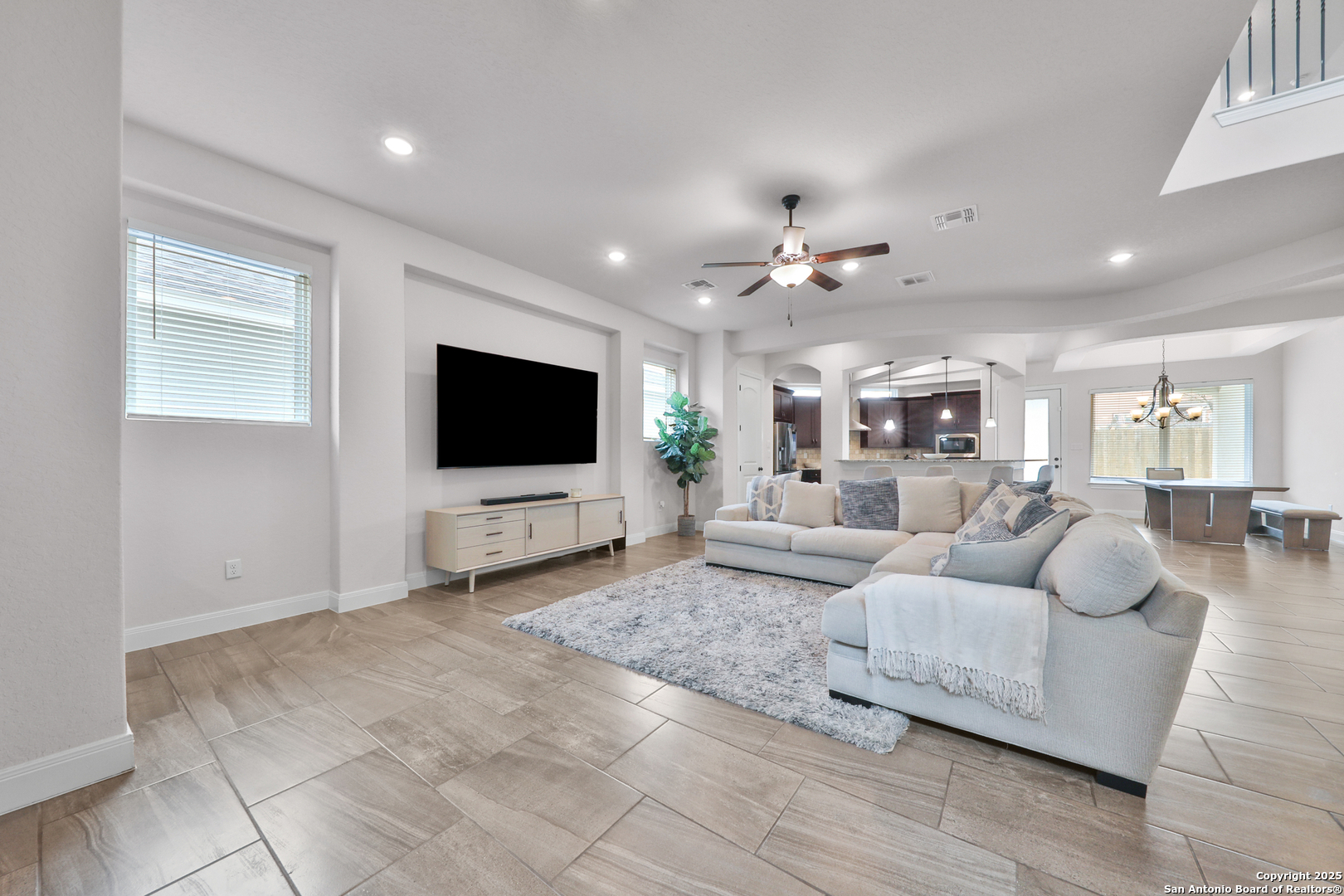 6514 Comanche Post San Antonio TX 78233