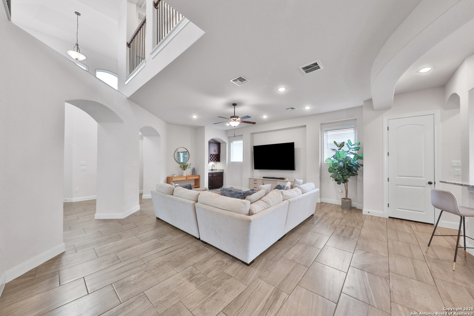 6514 Comanche Post San Antonio TX 78233