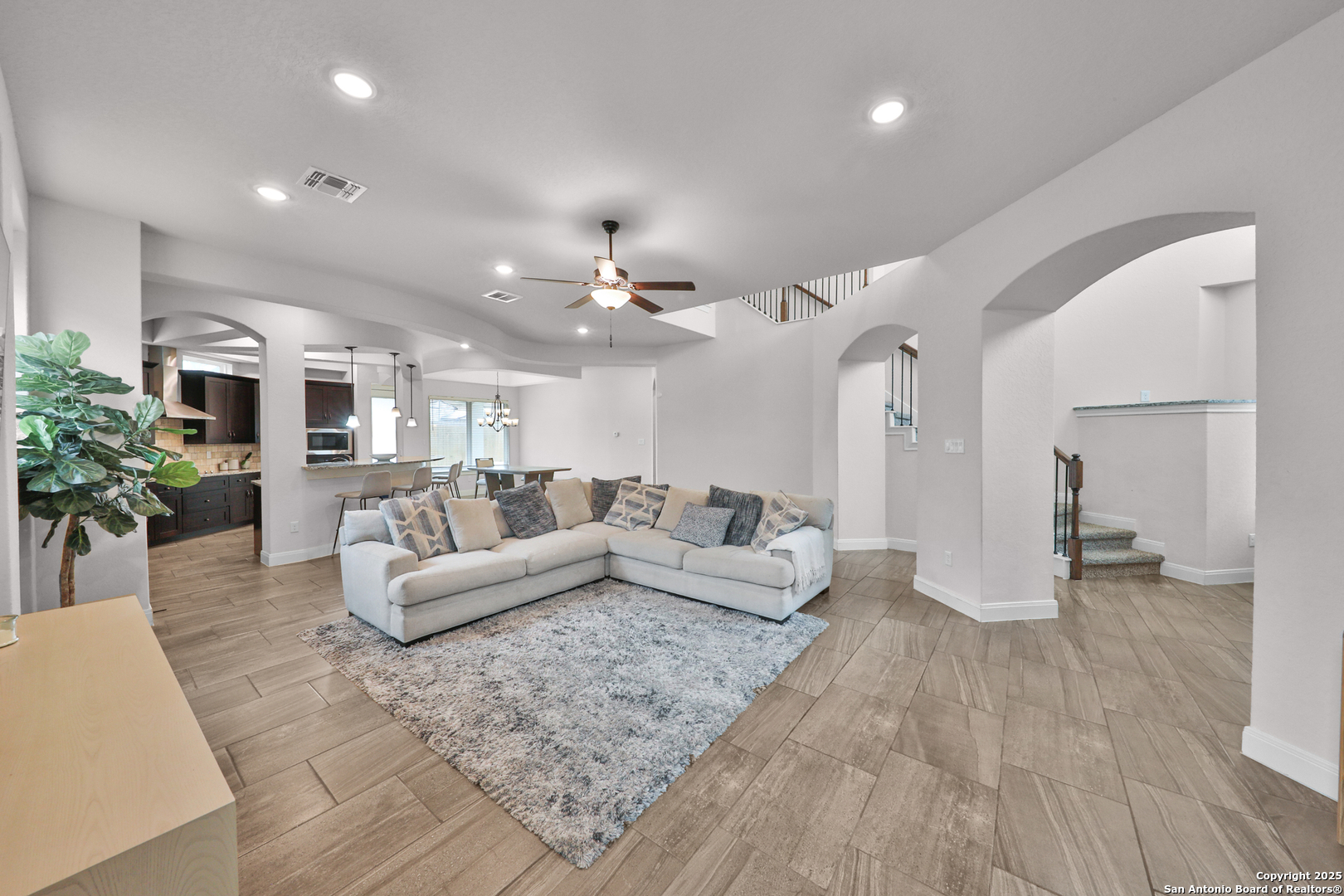 6514 Comanche Post San Antonio TX 78233