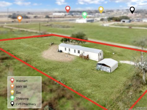 821 County Road 301 Floresville TX 78114