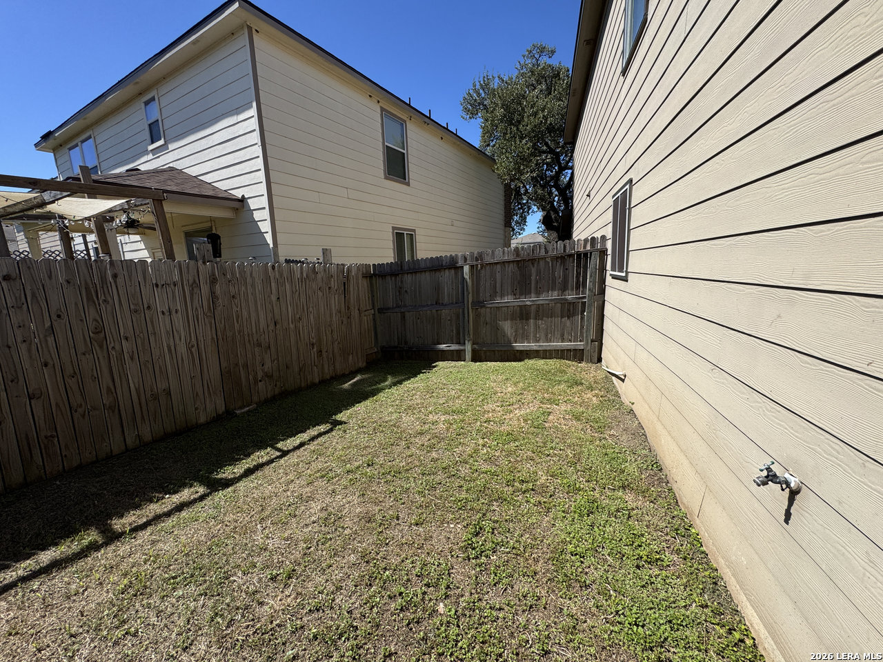 9022 Walking Creek San Antonio TX 78254