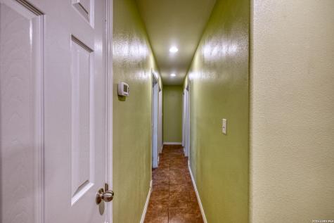 411 W Calera Uvalde TX 78801
