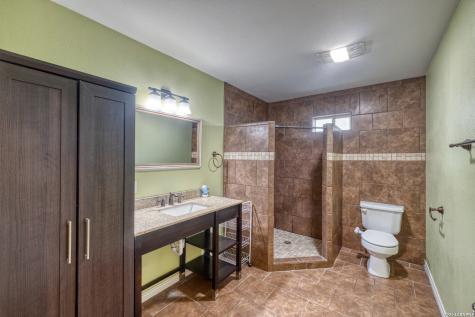 411 W Calera Uvalde TX 78801
