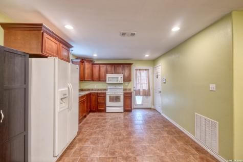 411 W Calera Uvalde TX 78801
