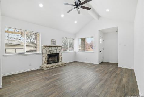 13823 Durwood San Antonio TX 78233