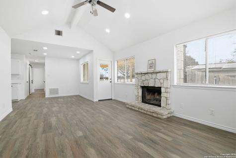 13823 Durwood San Antonio TX 78233