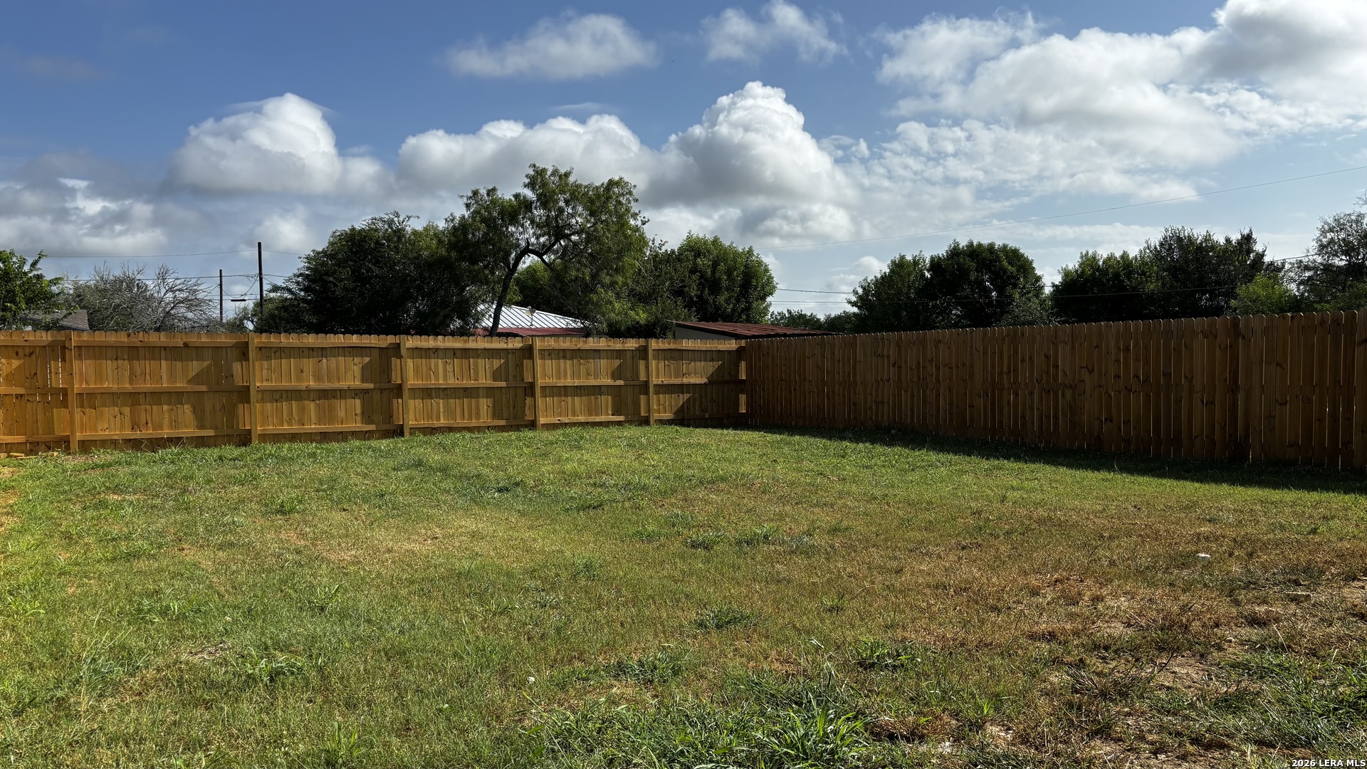 808 E 6th Street Nixon TX 78140