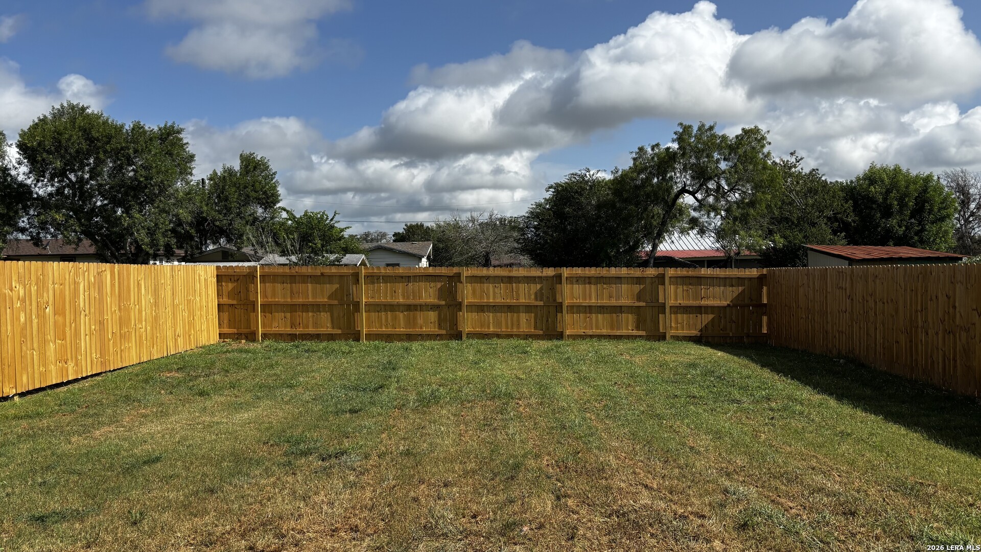 808 E 6th Street Nixon TX 78140