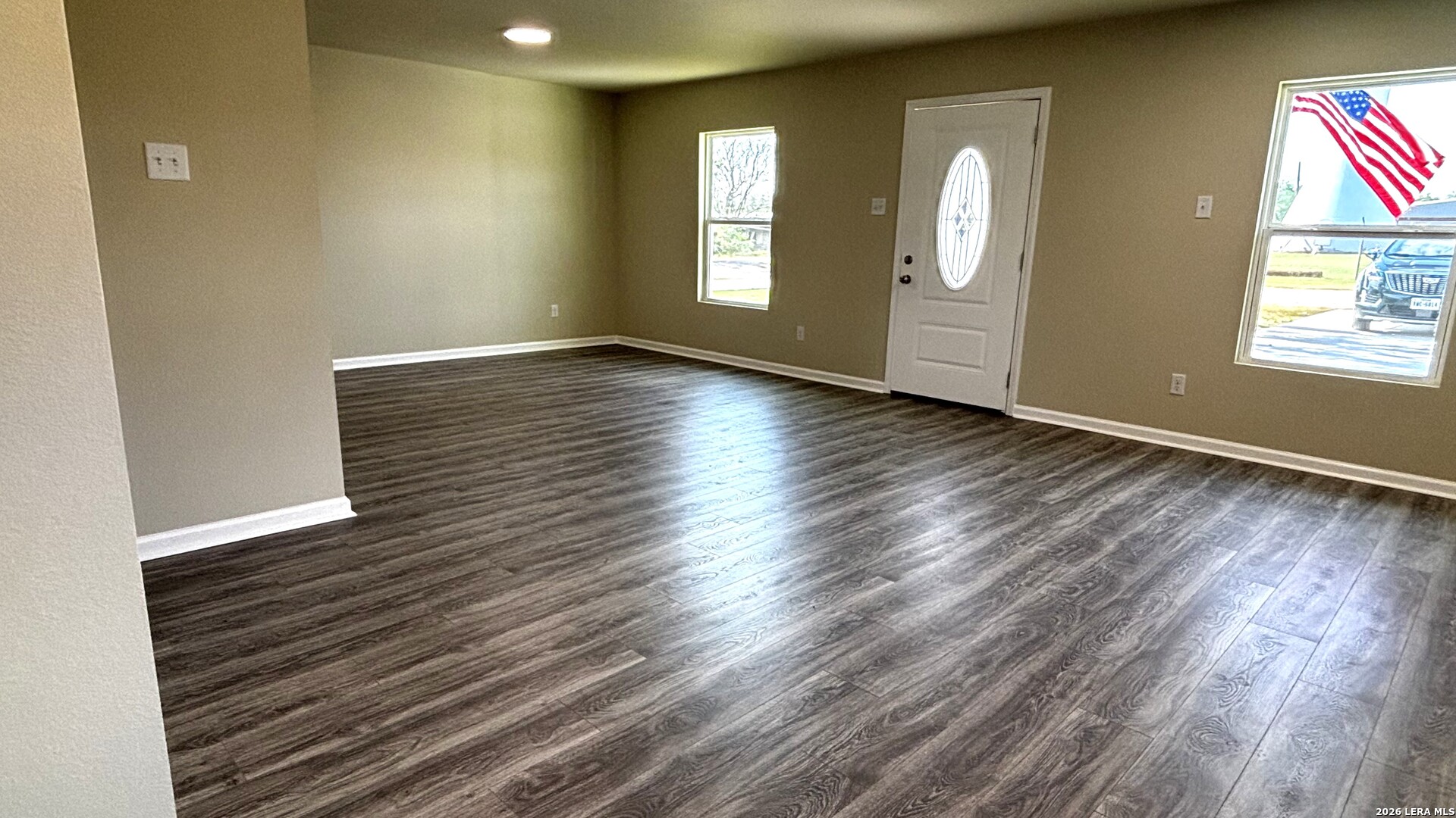 808 E 6th Street Nixon TX 78140