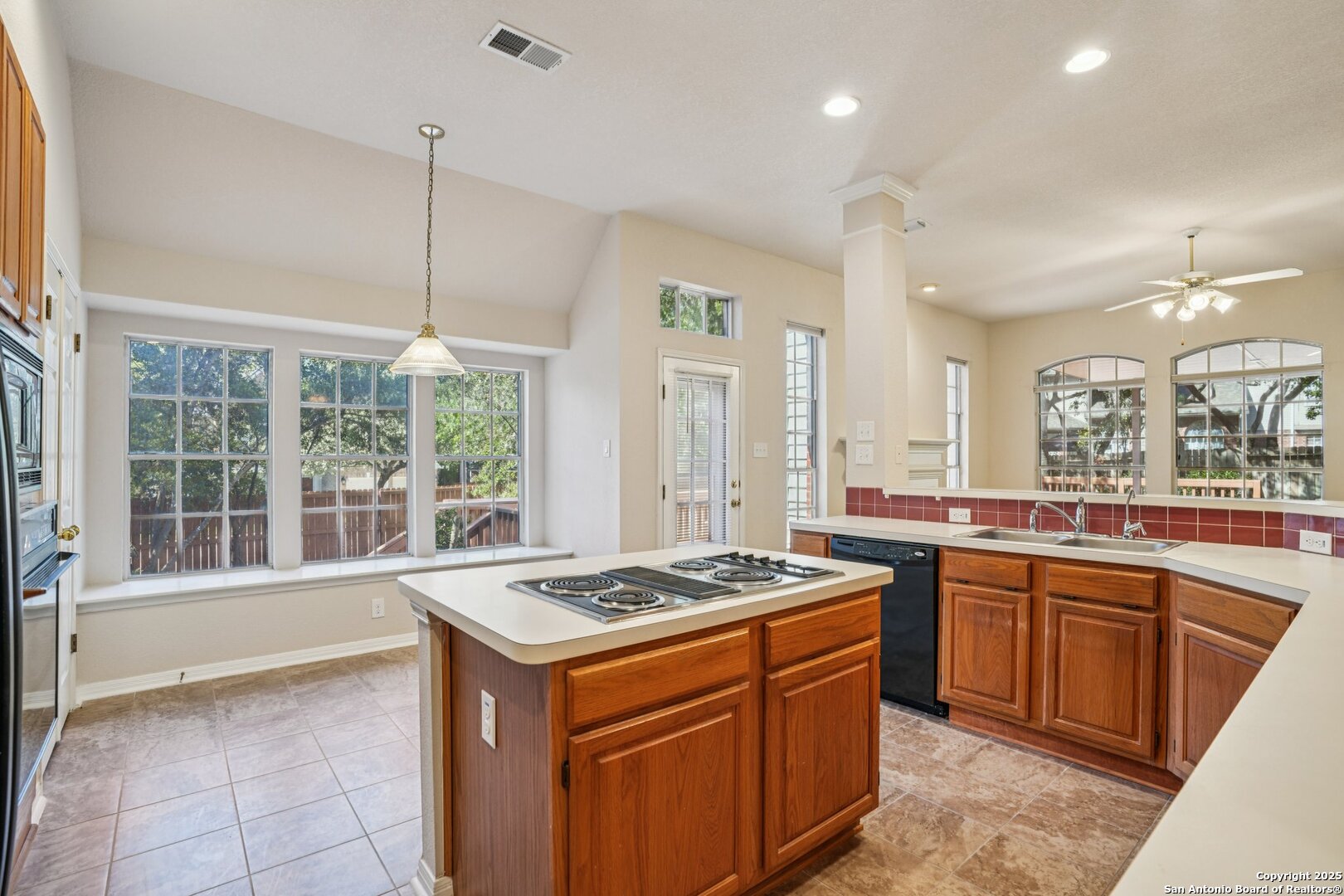 9403 Oakwood San Antonio TX 78254