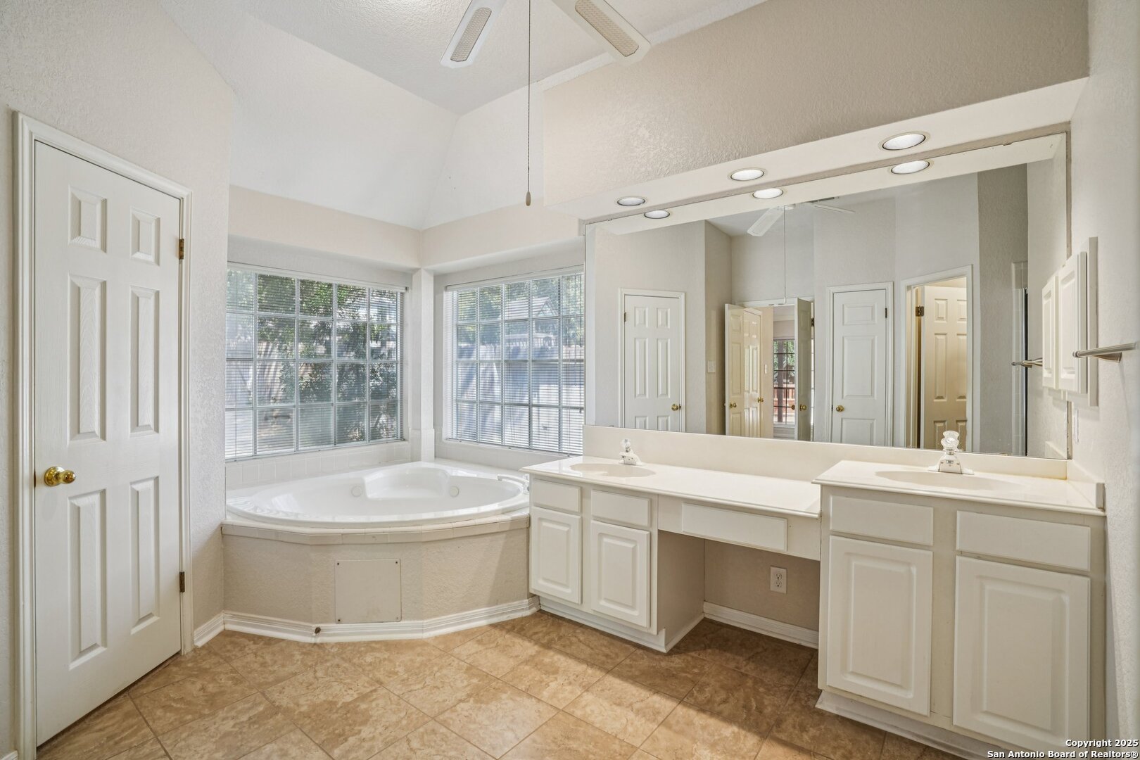 9403 Oakwood San Antonio TX 78254