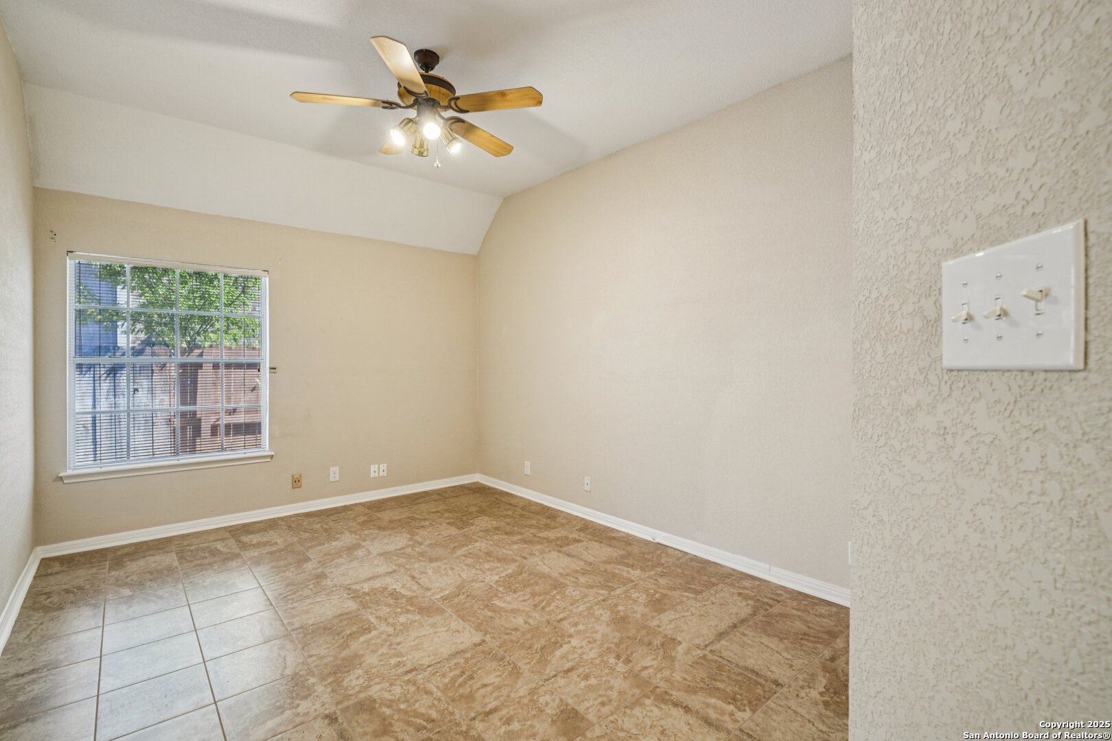 9403 Oakwood San Antonio TX 78254