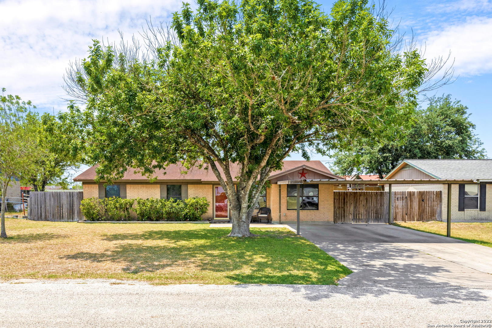 146 Robinhood Drive Kenedy TX 78119