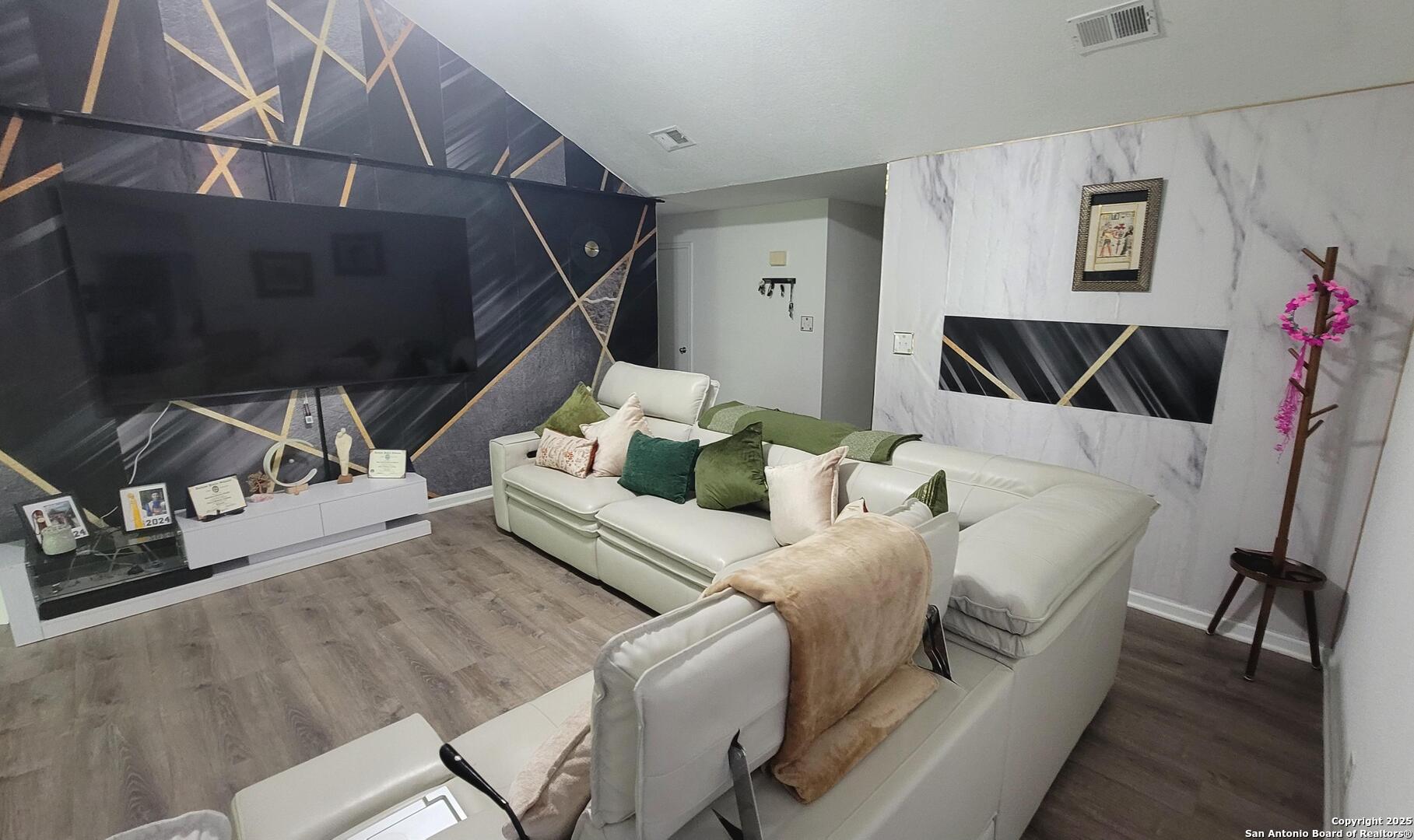 8901 Timber Cut San Antonio TX 78250