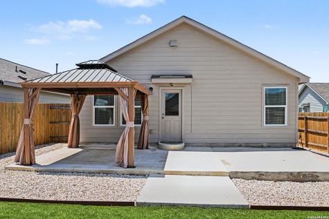 2926 Charpak Drive Converse TX 78109