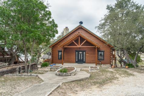918 Pebble Beach Drive NW Lakehills TX 78063
