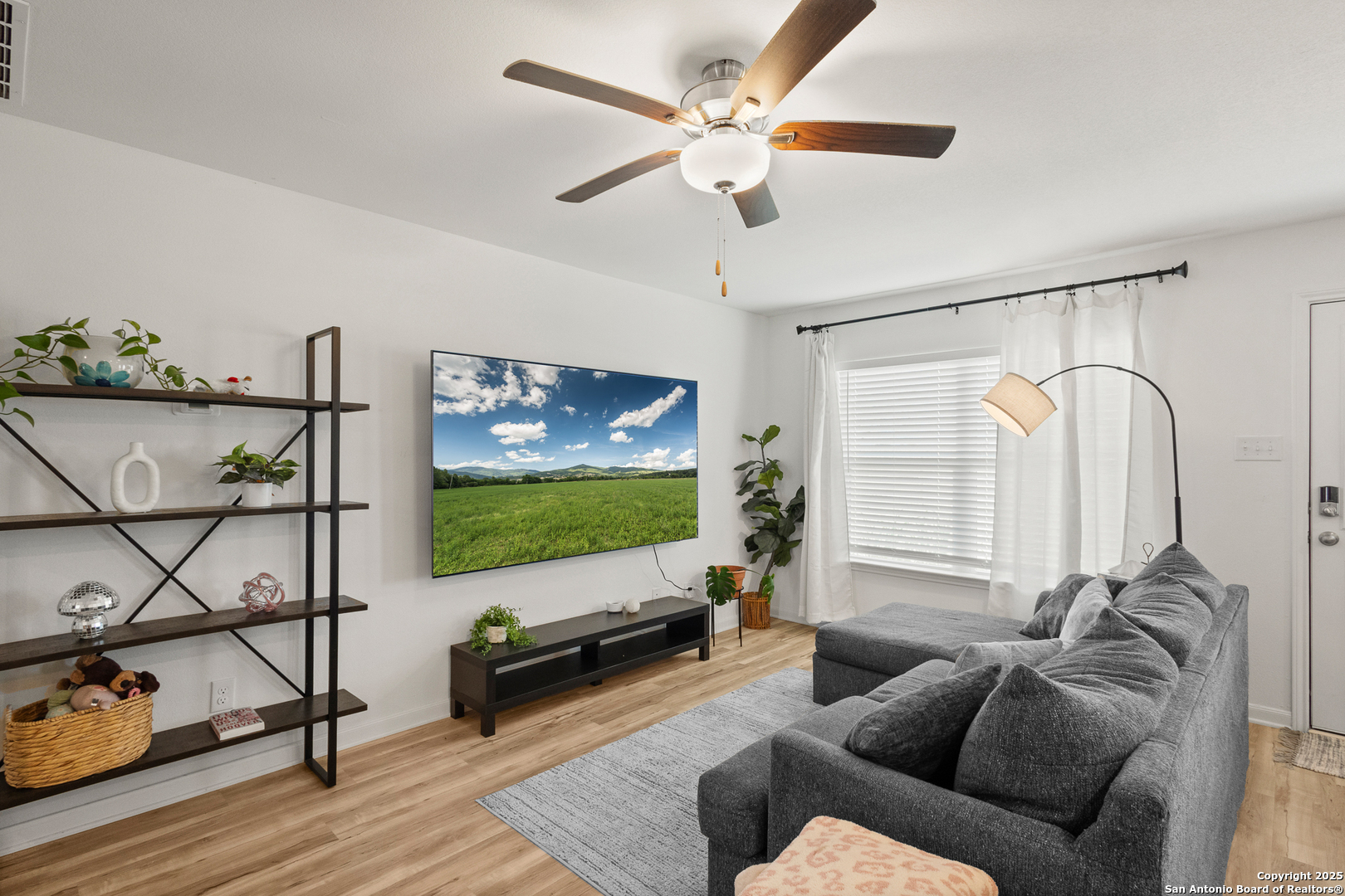 16025 Dickens Bluff Lytle TX 78052