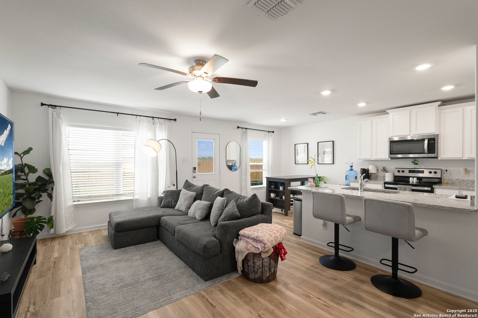 16025 Dickens Bluff Lytle TX 78052