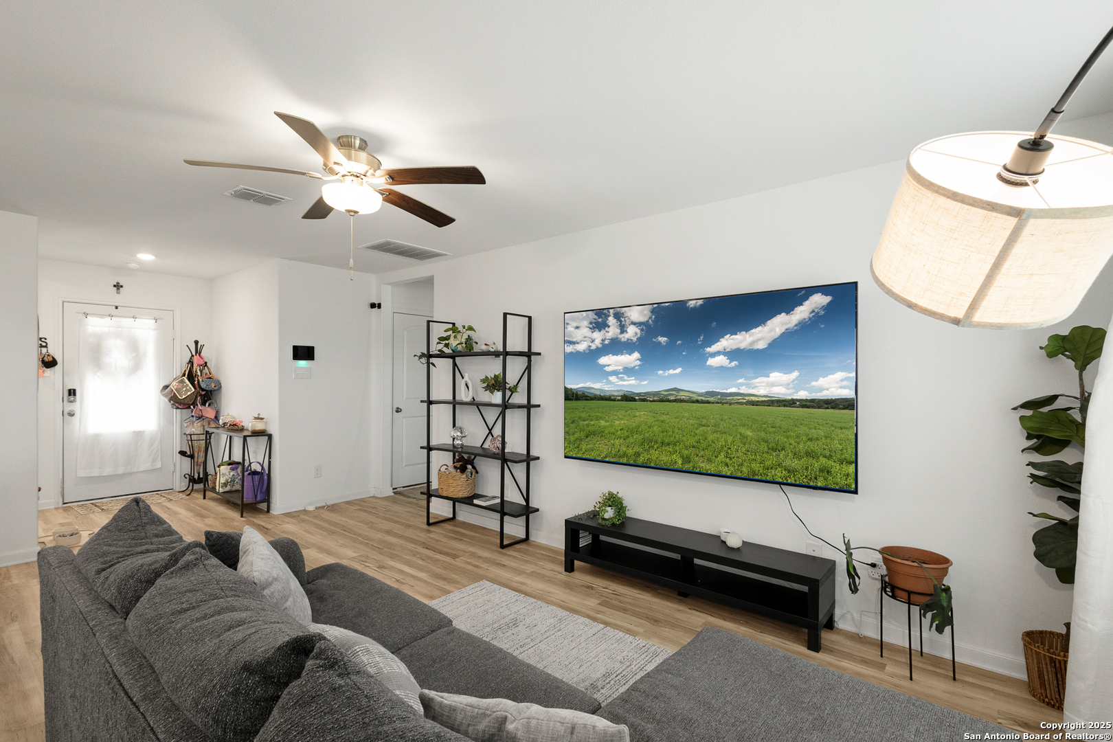 16025 Dickens Bluff Lytle TX 78052