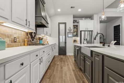 1121 Orange Blossom New Braunfels TX 78132