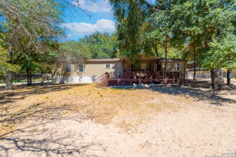 3711 New Mathis Road Elmendorf TX 78112