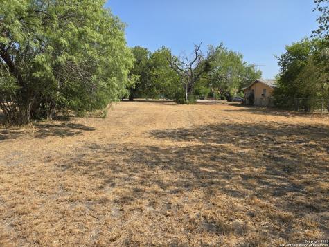 540 W Gerald San Antonio TX 78221