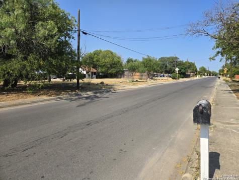540 W Gerald San Antonio TX 78221