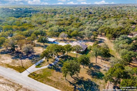 120 Scenic Oak Drive Floresville TX 78114