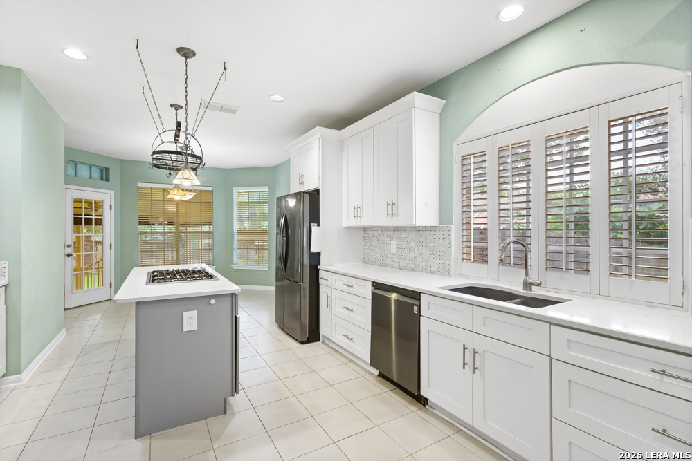 9402 Oakwood Garden San Antonio TX 78254
