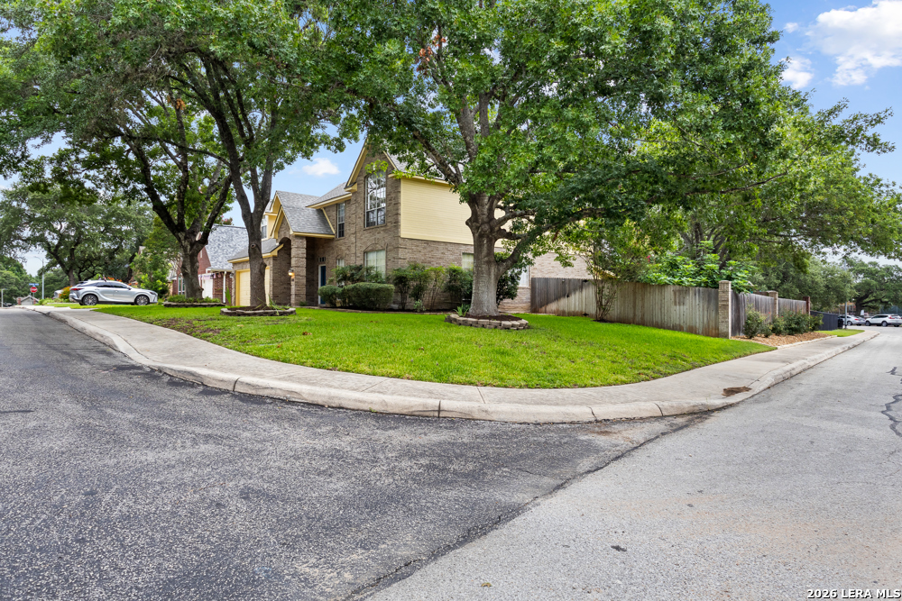 9402 Oakwood Garden San Antonio TX 78254