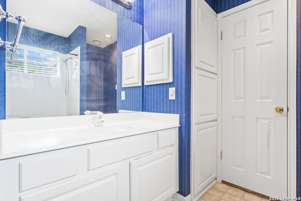 9402 Oakwood Garden San Antonio TX 78254